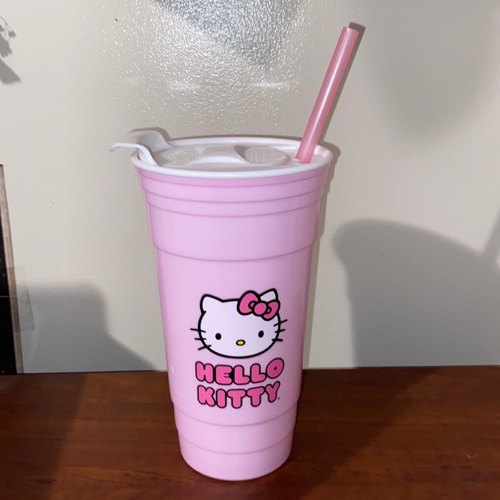 HELLO KITTY Reusable Cup with Straw and Lid